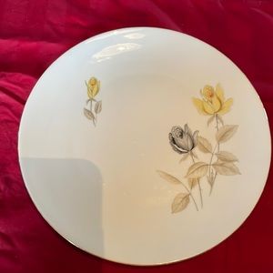 Vintage Seltmann Weiden Bavaria Two 9” Plates Great Condition